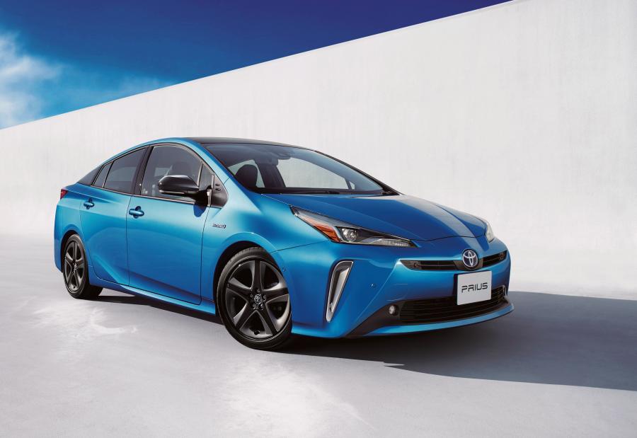  Toyota Prius 2018 года  (JP) (фото 12 из 16)
